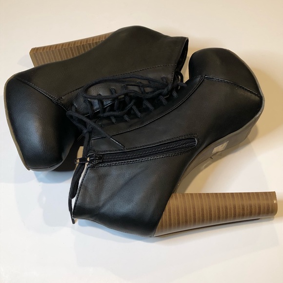 Diva Lounge Platform Booties - Picture 6 of 7